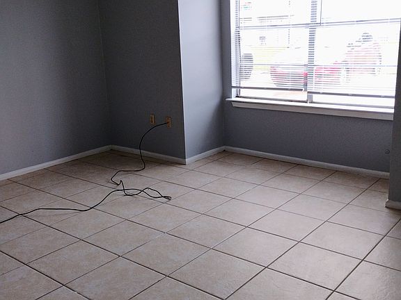 2nd image of 5245 Kimberlin Dr #A
