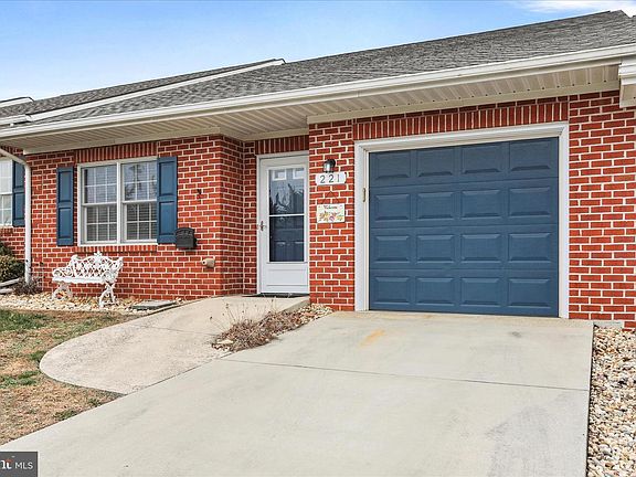3rd image of 221 Sunbrook Ln #73