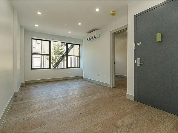 139 Marcus Garvey Boulevard image 1 of 4