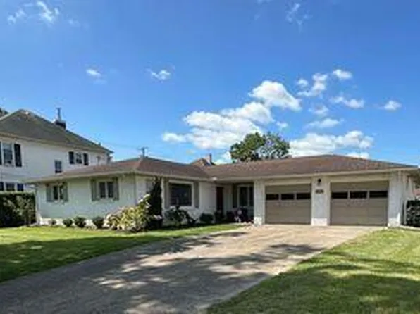 629 S 6th St, Coshocton, OH 43812