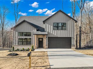 8 York Dr, Bella Vista, AR 72714