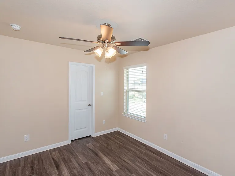 8113 Rosano St — Photo 25