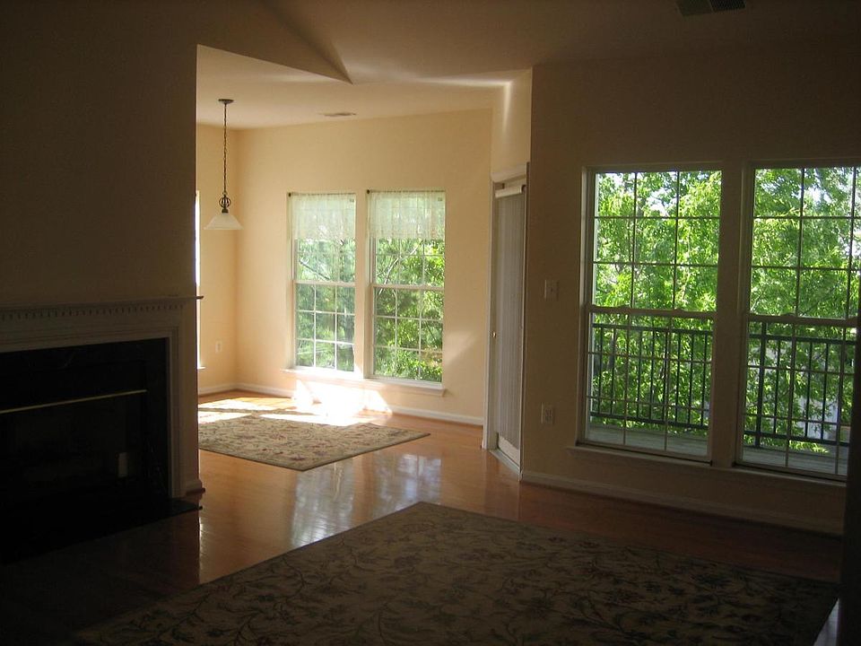 1st image of 4129 Fountainside Ln Unit 303