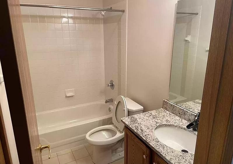 1st image of 2245 Sandpiper Ct S