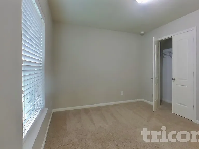 22719 Klingamans Way — Photo 11
