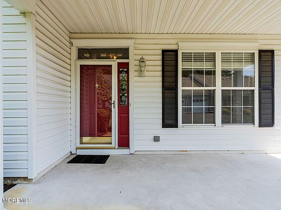 4th image of 146 Greenlawns Drive