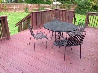 8 W Chestnut Hill Rd, Newark, DE 19713