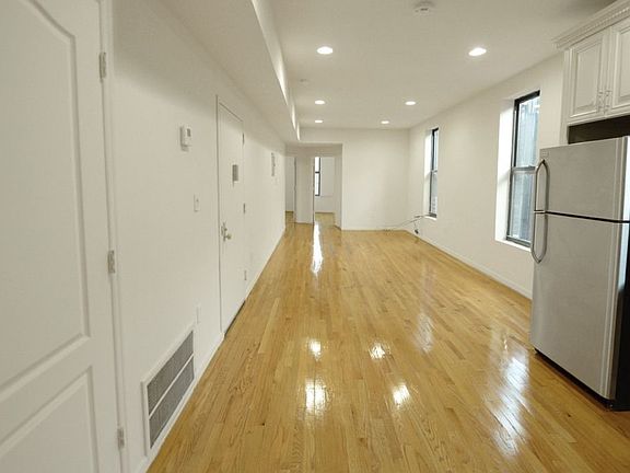 2nd image of 203 E 116th St APT 3