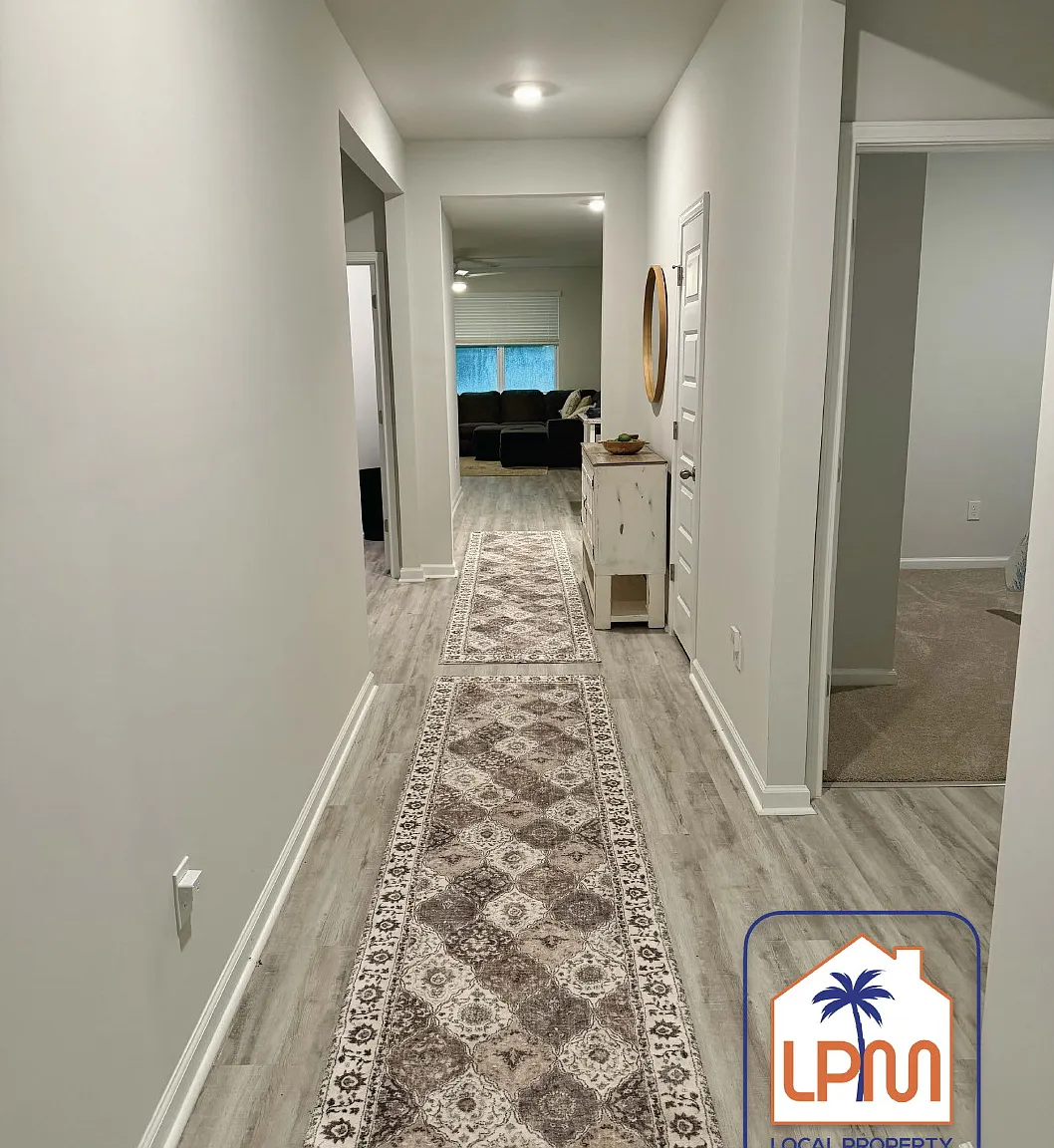 4 bed, 2.0 bath, 1774 sqft, $3,000 — Photo 2