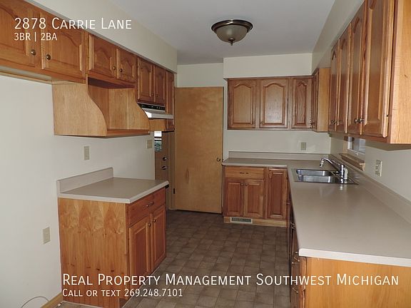 3rd image of 2878 Carrie Ln