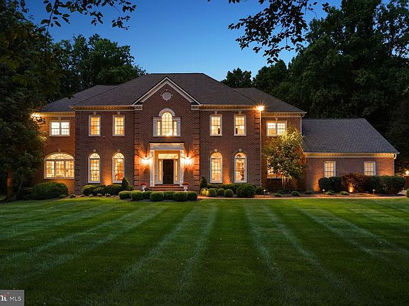 2nd image of 8904 Chequers Way