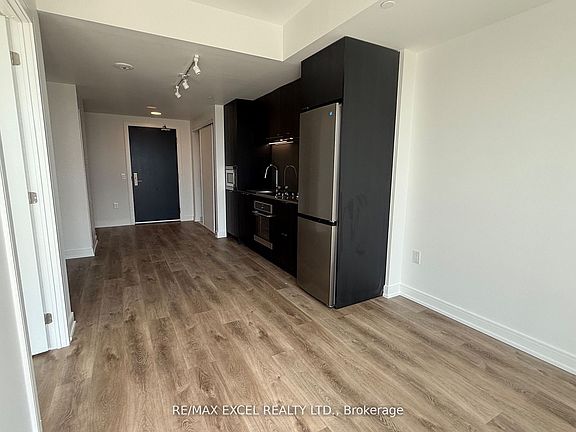 5th image of 3009 Novar Rd #1612