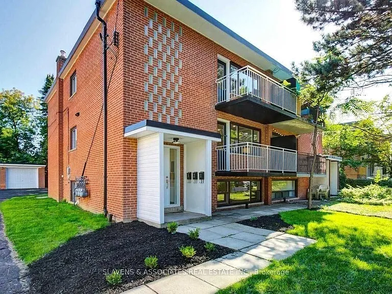 19 Charlemagne Dr #LOWER — Photo 2