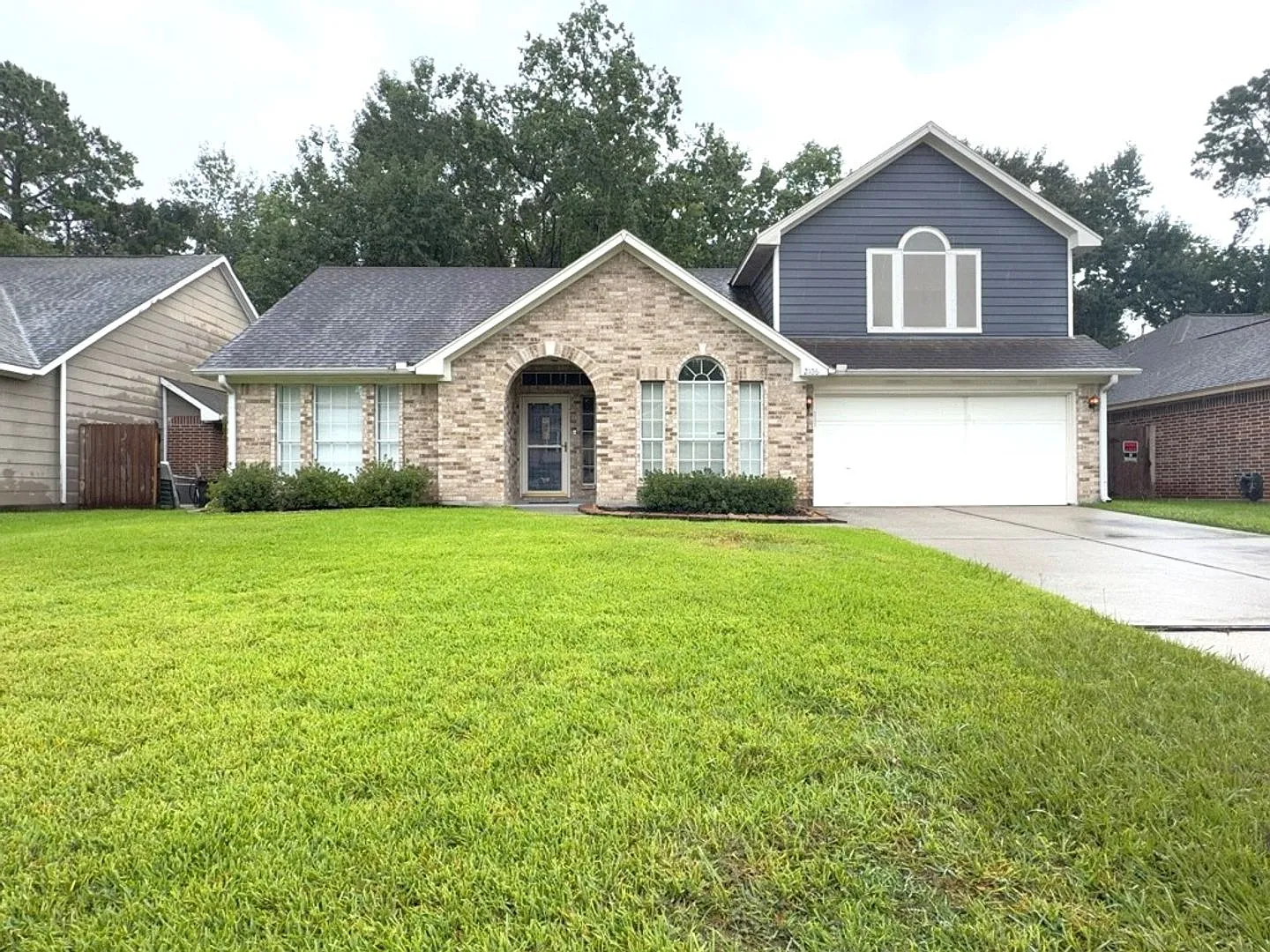 2106 Lexington Woods Dr *Ask About Our No Cash Deposit Option!* — Photo 1