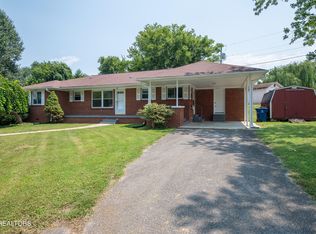 202 Birch St, Harriman, TN 37748