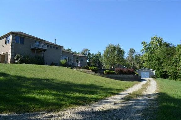 2nd image of 3045 Meadow Wood Ln