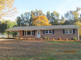 2626 Fairgreen Dr, Gastonia, NC 28056