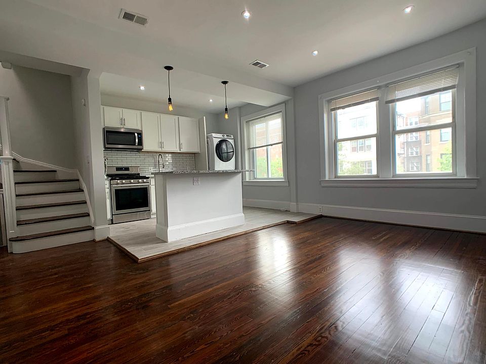 Bright Living Room and Kitchen