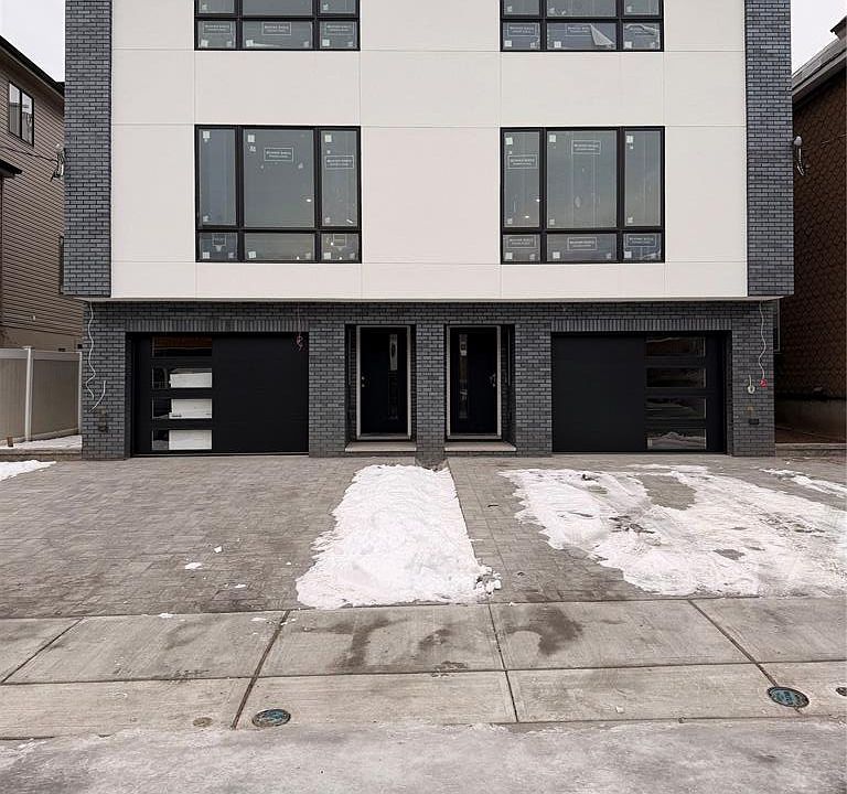 1st image of 230 Washington Pl