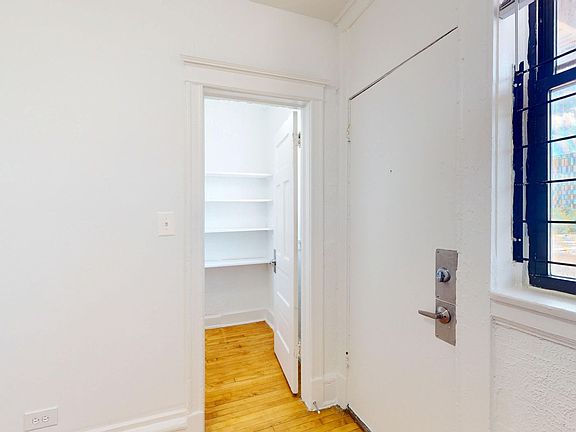 3rd image of 1515-1521 E 54th Pl #1521-3