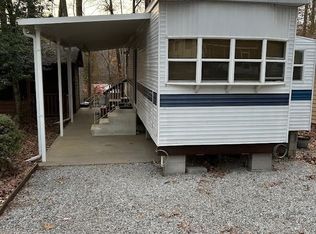 79 Maple Wood Ln, Cleveland, GA 30528