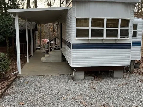 79 Maple Wood Ln, Cleveland, GA 30528