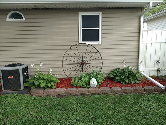 4th image of 301 Oriental Dr