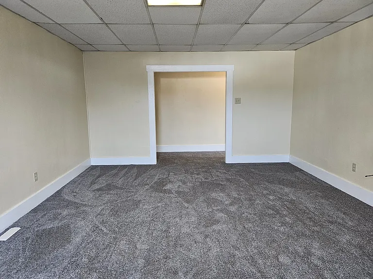 136 W High St #5 — Photo 3