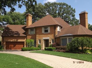 6651 N Tower Circle Dr, Lincolnwood, IL 60712