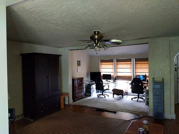 3rd image of 227 Summit St