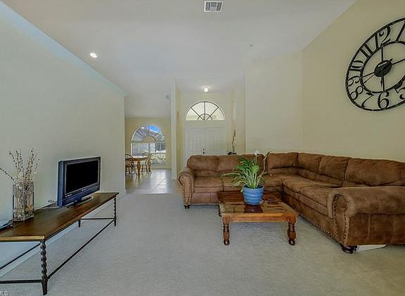5th image of 411 NE 5th Ter