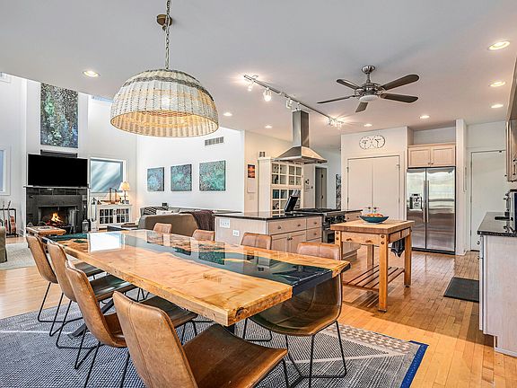 4th image of 16396 Meadow Wood Dr
