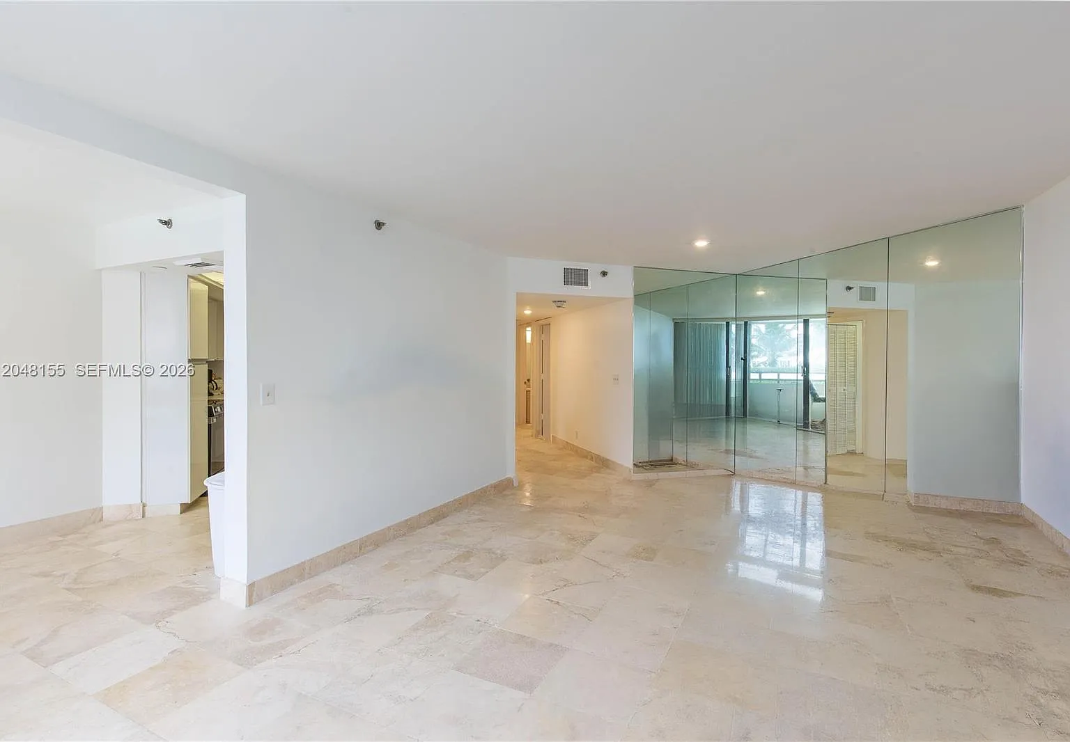 Thirty Five Sixty Condo — Photo 2