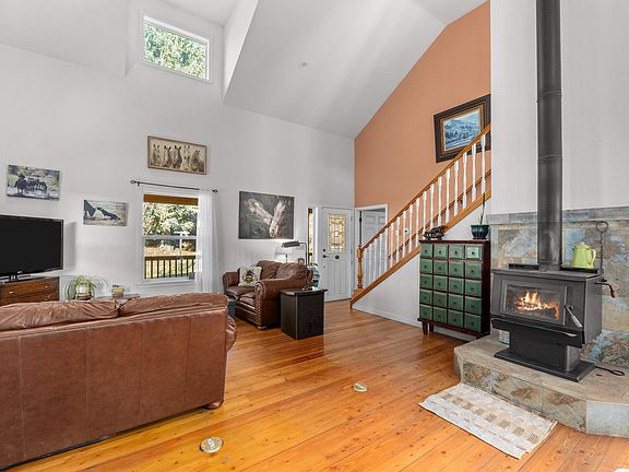 4th image of 2694 Bridgeman Rettinger Rd