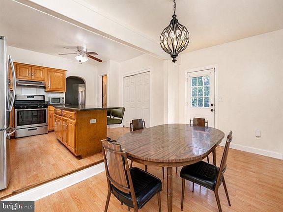 5th image of 7 Chesley Ave