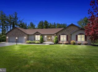 14082 Center Rd, Stewartstown, PA 17363