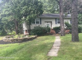 32 Quail Ct, Saratoga Springs, NY 12866