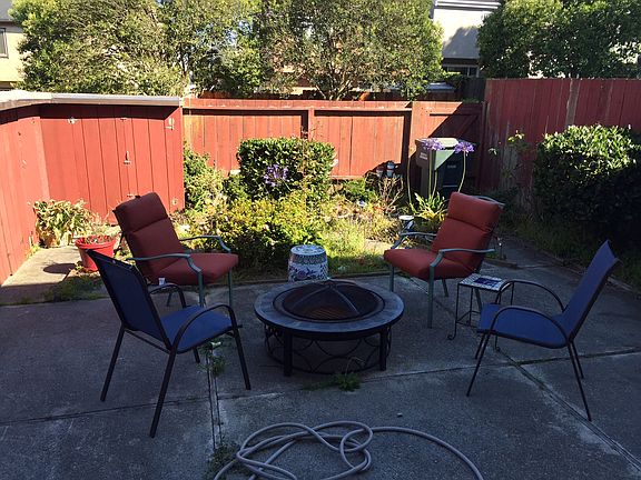 3rd image of 2561 Adams Ct