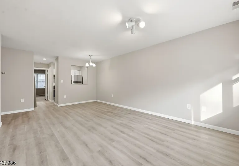 235 Dakota St #5 — Photo 2