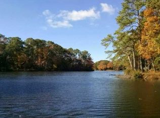 2243 N Lakeside Dr, Virginia Beach, VA 23454
