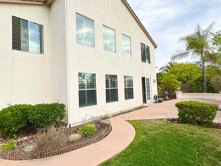 12214 Candy Rose Ct — Photo 32