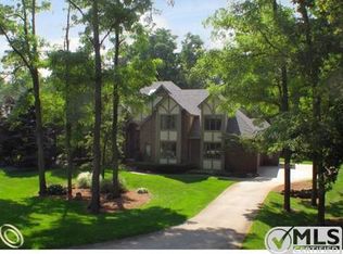 9381 Park Ln, Commerce Twp, MI 48382