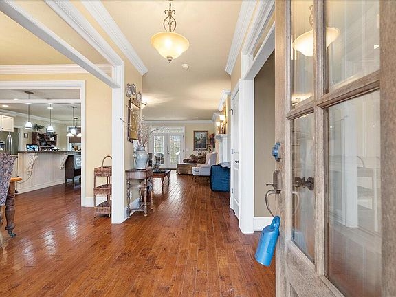 4th image of 735 Bryant Rd