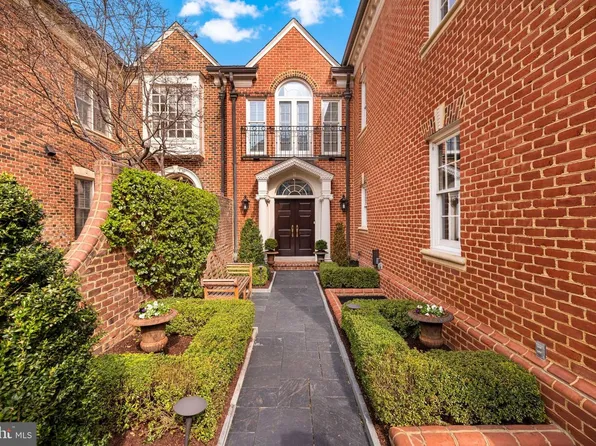 1215 Stuart Robeson Dr, Mc Lean, VA 22101