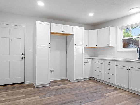 4th image of 2713 N Antler Drive