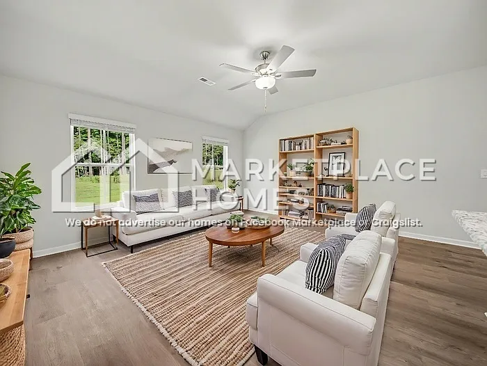 1721 Amber Ave SE — Photo 7