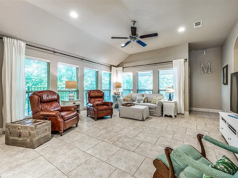 928 Lighthouse Ln — Photo 5