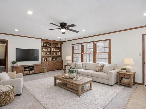 3rd image of 825 Whispering Wind Rd