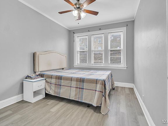 5th image of 6323 N Francisco Ave APT 1