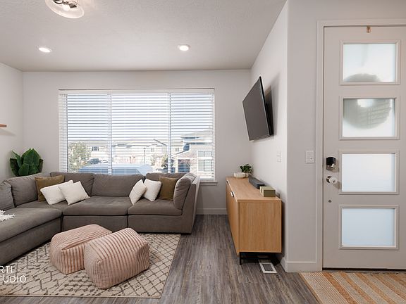 4th image of 1020 W Lapis Fields Way